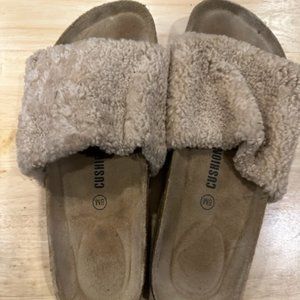 Cushionaire 8 M Leather Insole Sandals